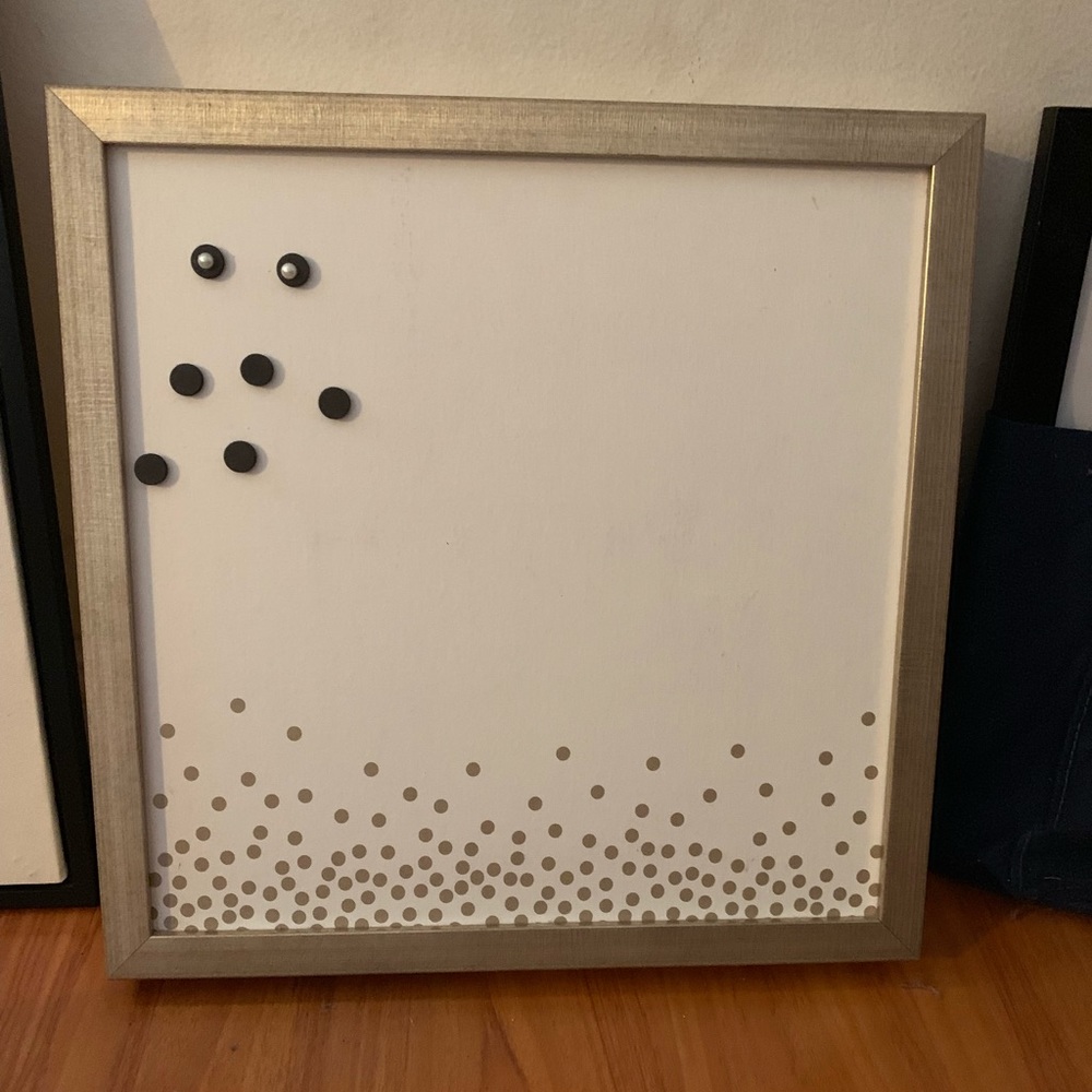 Gold & white magnetic board in very good condition